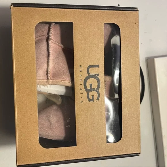 UGG toddler boots - Picture 2 of 4